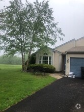 Building Photo - 37 Kern Dr