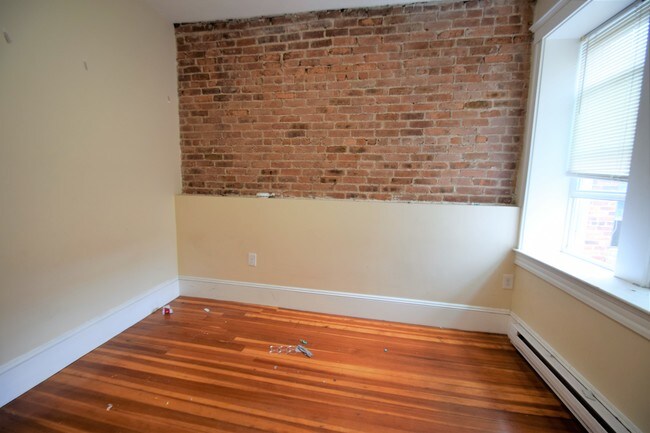 Building Photo - 887 Huntington Ave