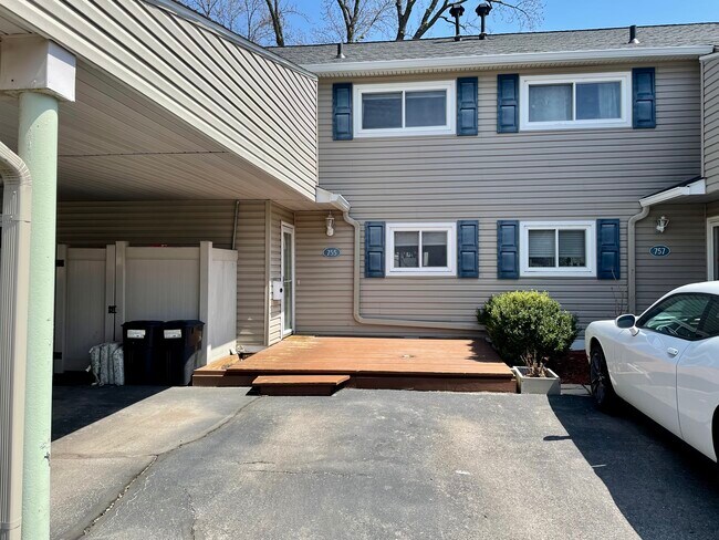 Building Photo - 755 Kirts Blvd
