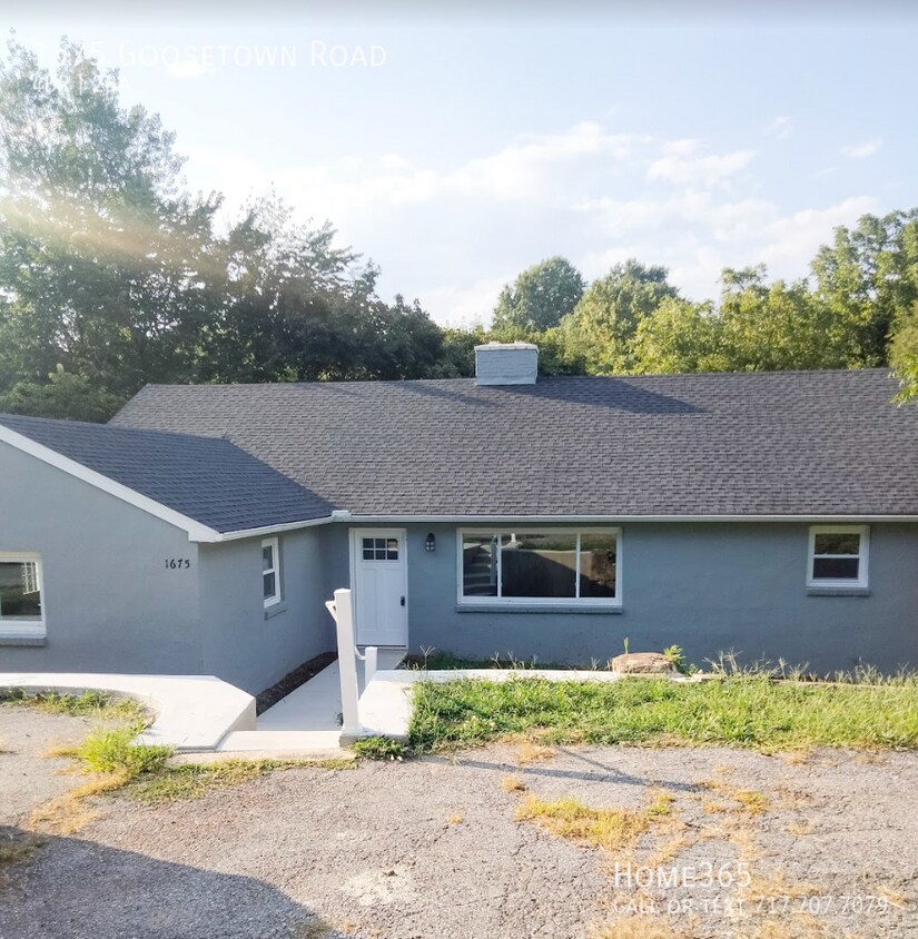 Beautiful 4 Bedroom, 2 Bathroom Available House for Rent in