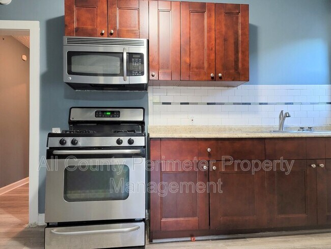Foto del edificio - 1194 Woodland Ave SE