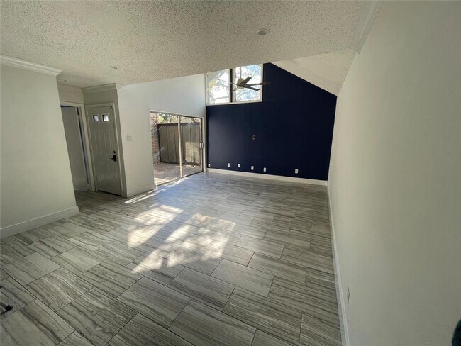 Building Photo - 4641 Country Creek Dr
