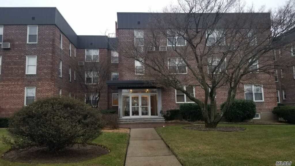 Primary Photo - 530 Dubois Ave