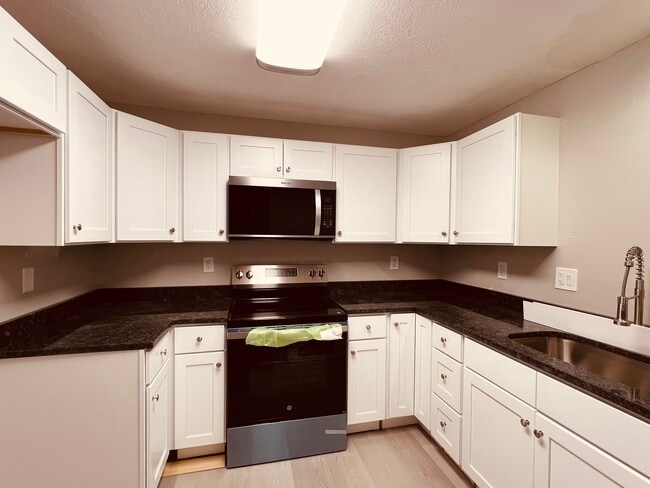 Kitchen - 144 Yorkshire St