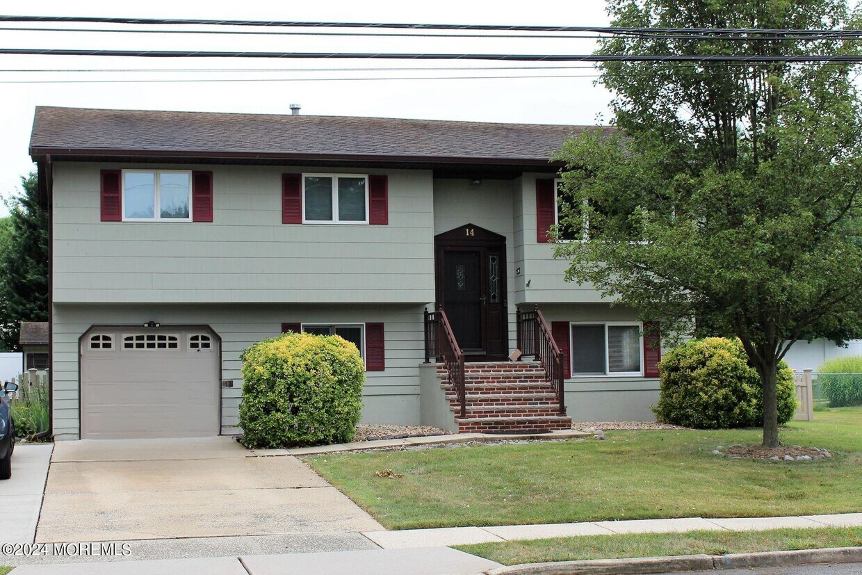 Primary Photo - 14 Allen Dr