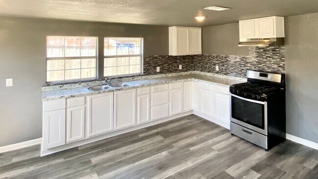 Building Photo - 3 Bedroom 1 Bath In NW FT. Worth