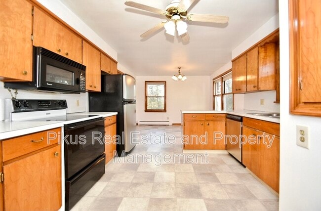 Foto del edificio - 4305 42nd St NW