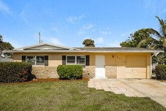 Building Photo - 8910 Cypress Lake Dr