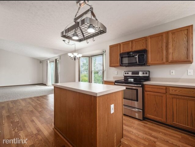 Building Photo - 3 br, 3 bath House - 5709 Silver Spurs Ln