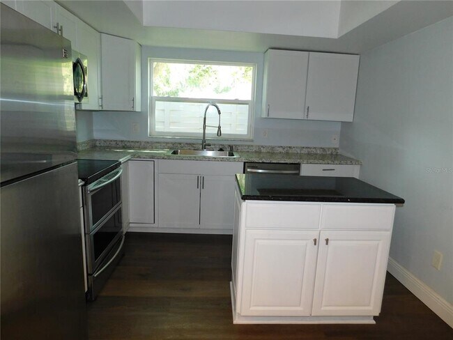 Foto del edificio - 2561 Forest Run Ct