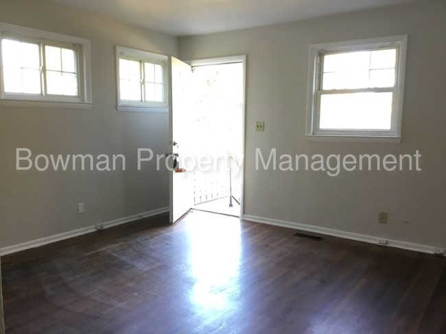 Building Photo - 2401 Marlowe Ave