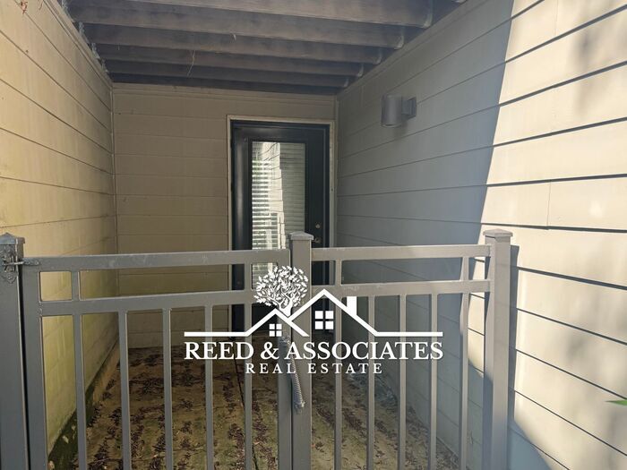 Spacious: 2 Bedroom in Germantown! - Spacious: 2 Bedroom in Germantown!