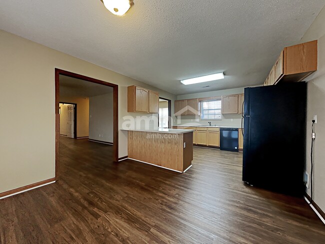 Foto del edificio - 2303 Sir Edward Ln
