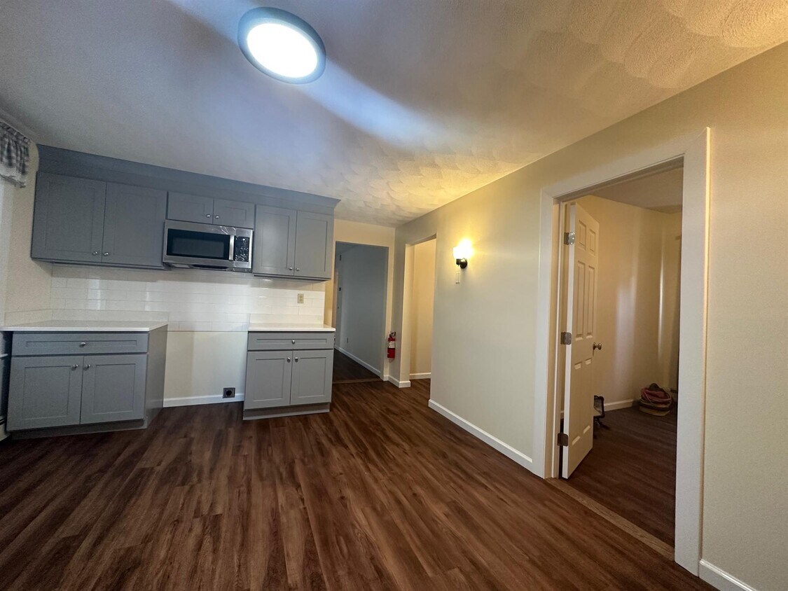 27 Hardwick St Unit 2, Cambridge, MA 02141 27 Hardwick St Cambridge