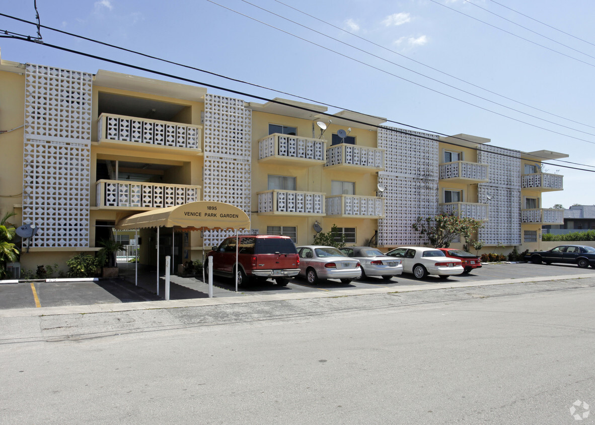 Building Photo - Venice Gardens Apartments