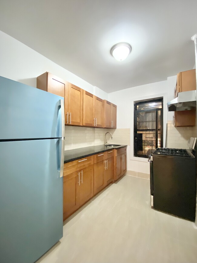 Building Photo - 666 St Nicholas Ave