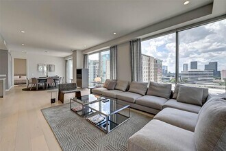 Building Photo - 2047 Westcreek Ln