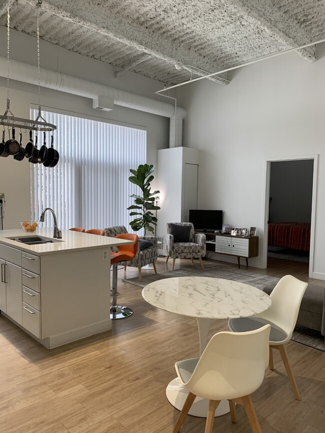 Building Photo - 1221 N. LaSalle Lofts