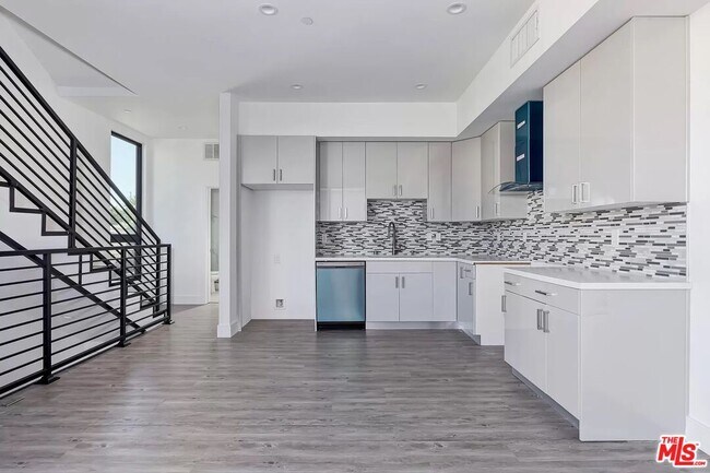 Foto del edificio - 1035 Wilcox Ave
