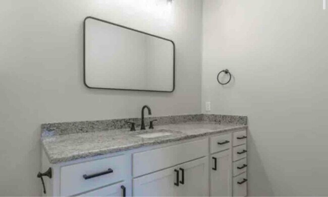 Foto del edificio - 2112 Oak Hollow St