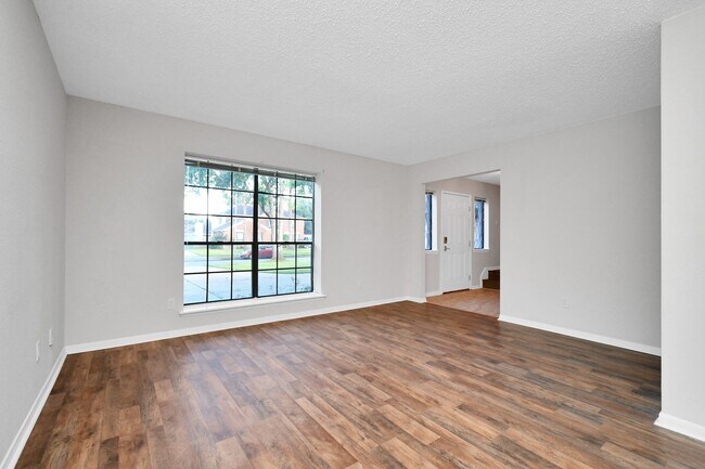 Foto del edificio - 8823 High Haven Dr