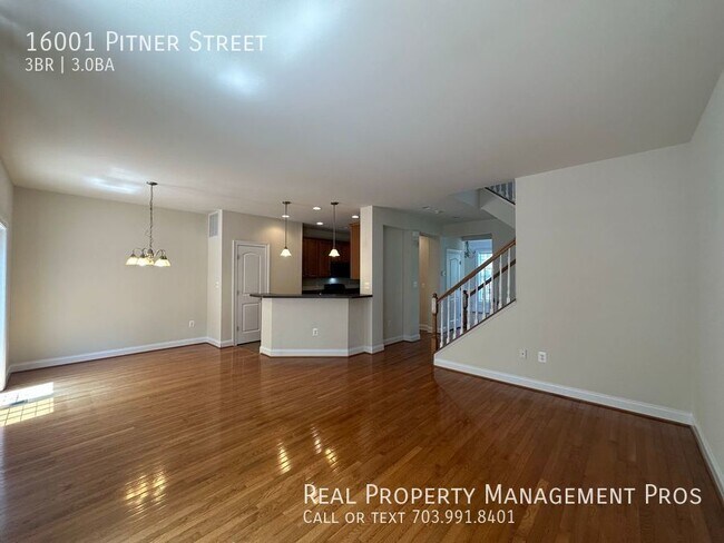 Building Photo - Qualify for a zero deposit? End unit backi...