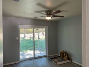 Building Photo - 2921-2921 Bernice Dr