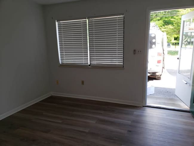 Foto del edificio - 280 W Main St