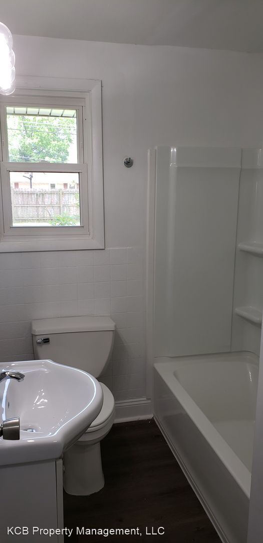 Building Photo - 3 br, 1 bath House - 517 Holly Lane
