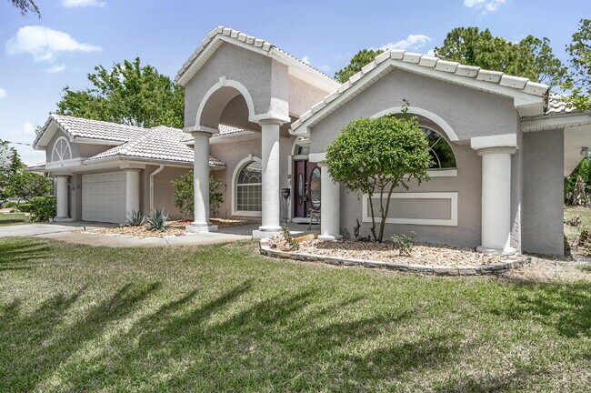 Foto del edificio - PINE LAKES POOL HOME