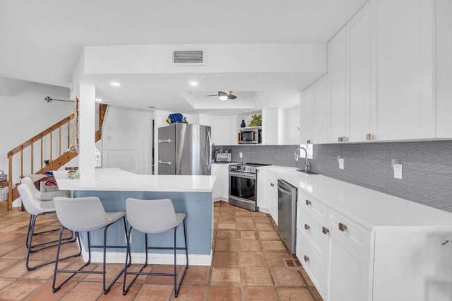 Building Photo - 170 Seabreeze Cir