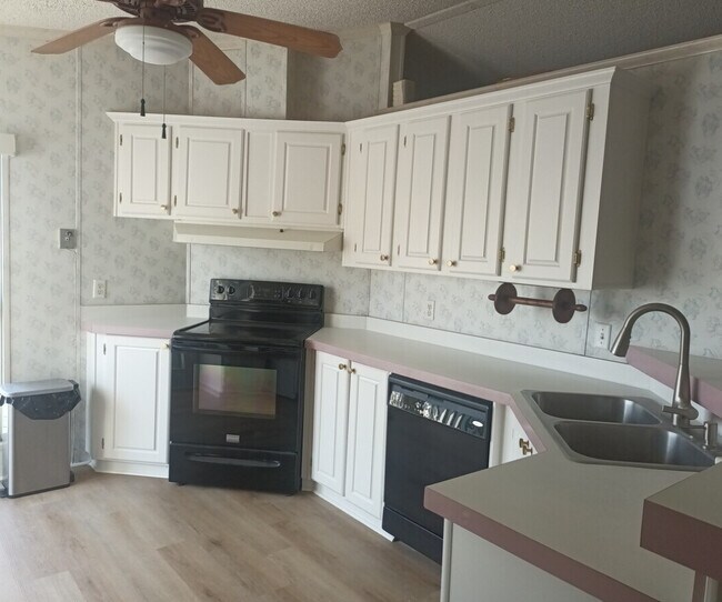 Foto del edificio - 841 W Colonial Cir
