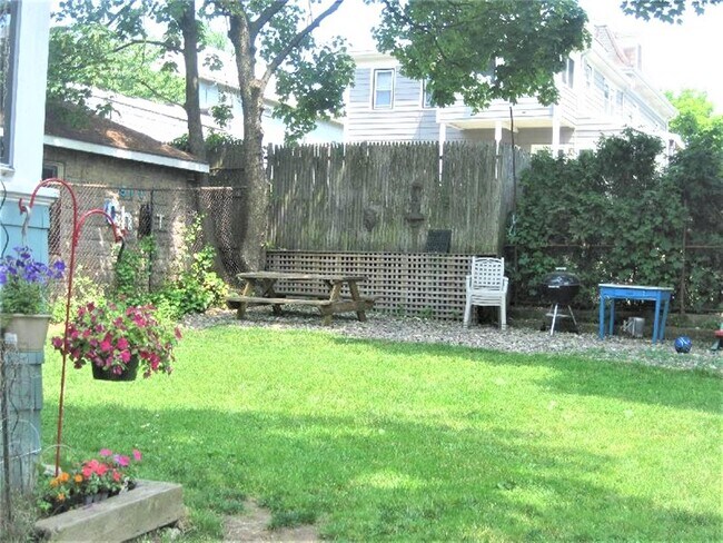 Foto del edificio - 95 Bartlett St