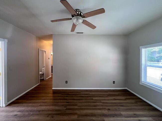 Foto del edificio - 1818 NE 17th Way
