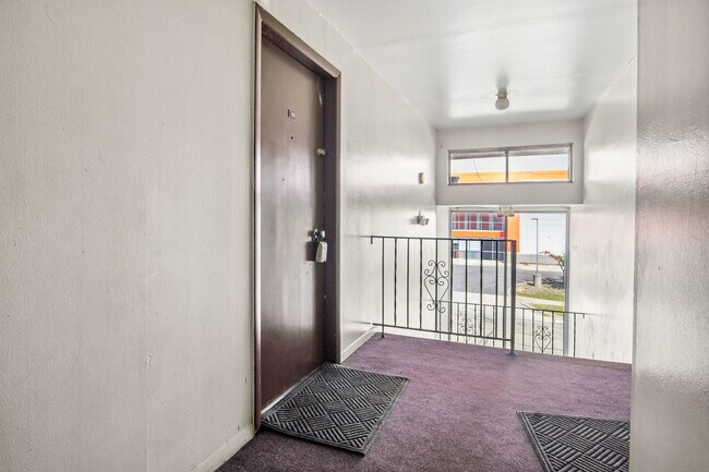 Foto del edificio - 2500 Mark Thomas Ln