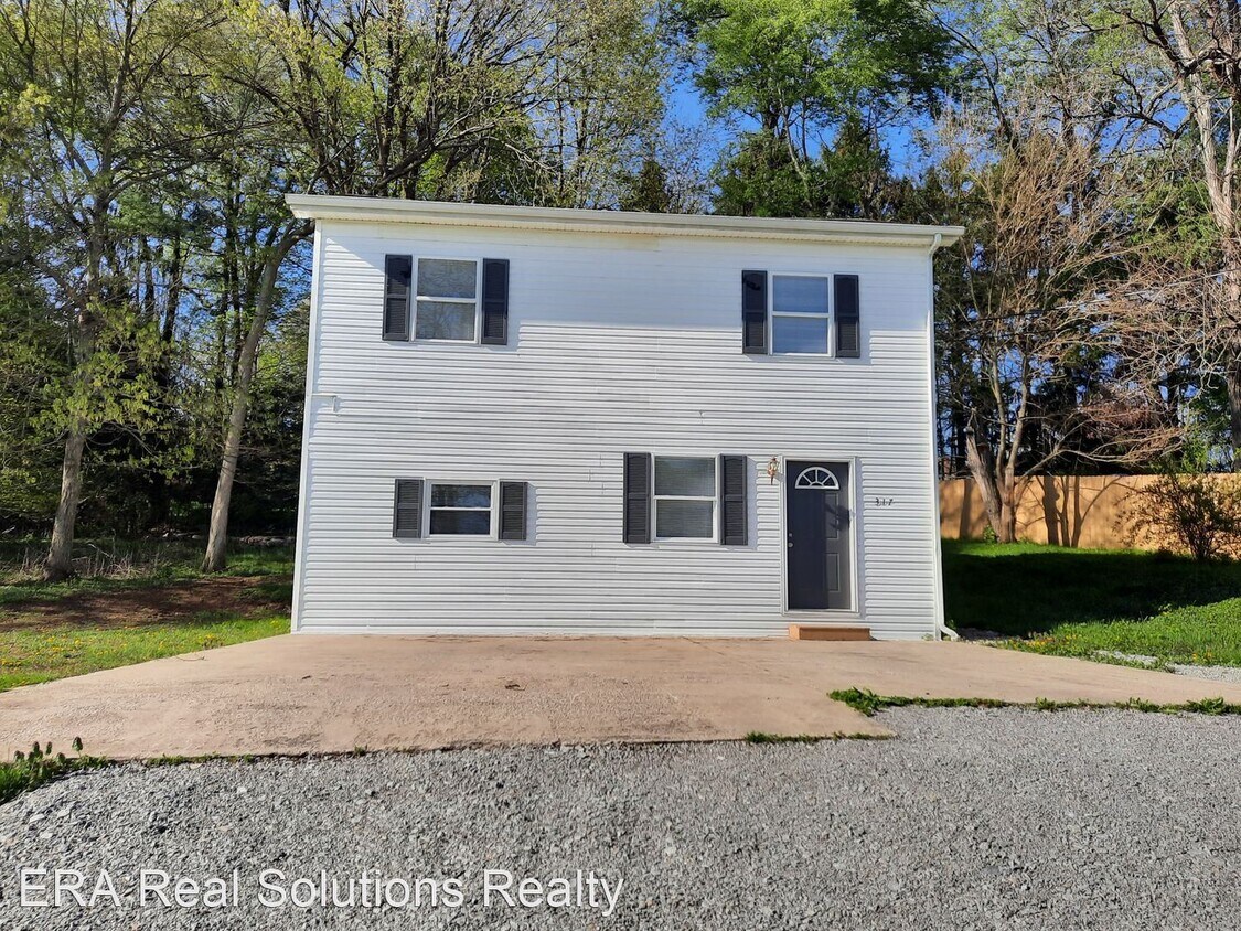 Primary Photo - 3 br, 2 bath House - 317 Bigelow St.
