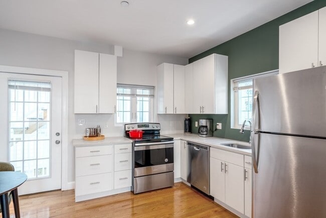 Foto del edificio - 309R Sumner St