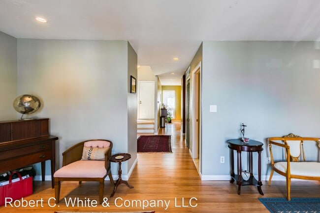 Building Photo - 3 br, 2.5 bath House - 22 Glenview Drive