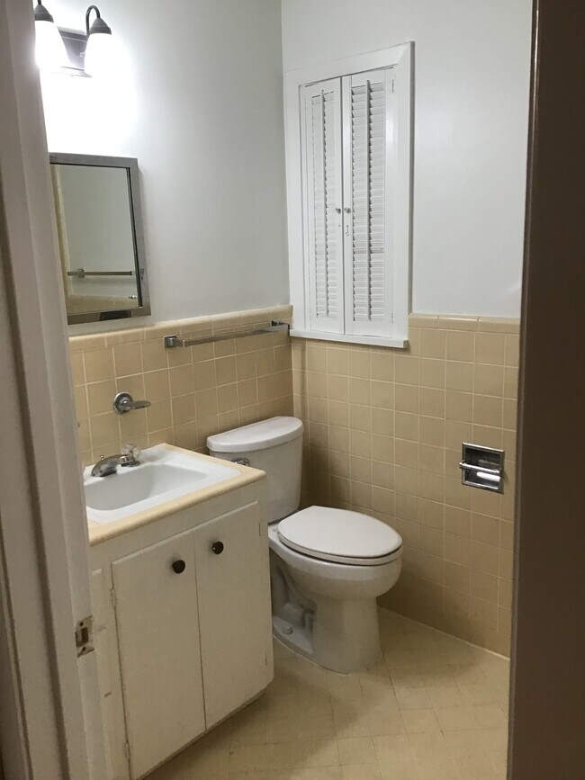 Foto del edificio - 325 Levin Ln