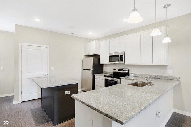 Building Photo - 27 Cypress Dr