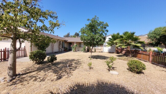 Building Photo - Popular Escondido Single Story 3 Bedroom H...