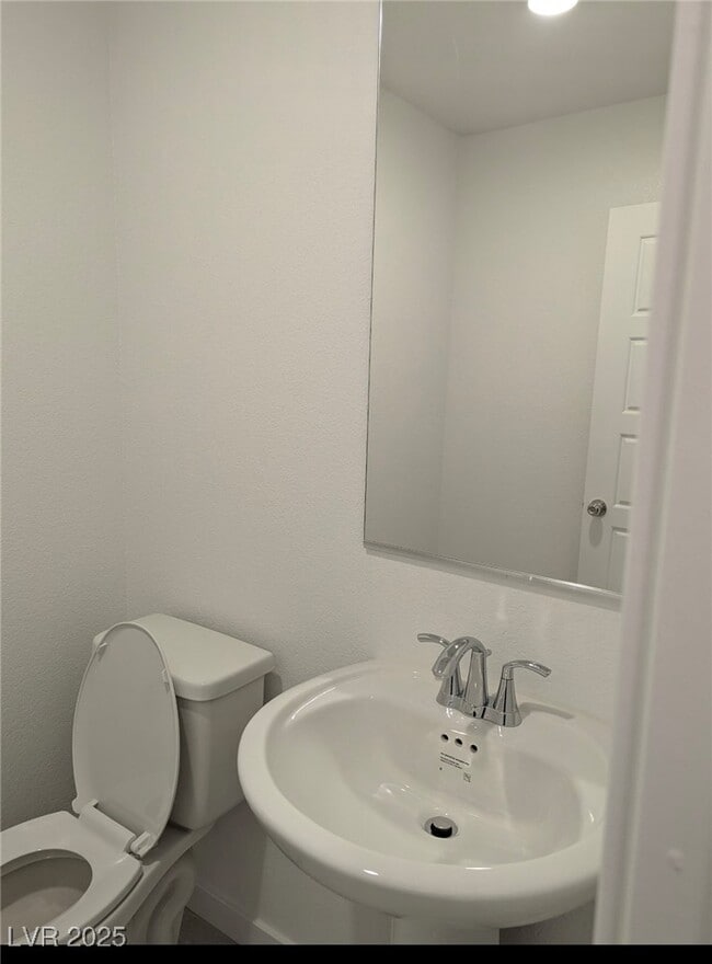 Building Photo - 6270 Foxes Dl St