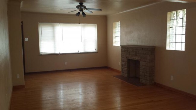 Foto del edificio - 2290 PATTERSON RD.