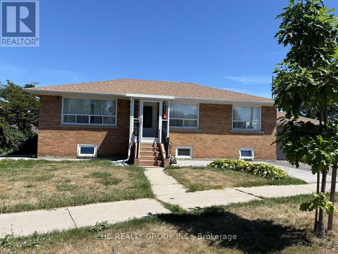 Primary Photo - 7 Ivanhoe Ct