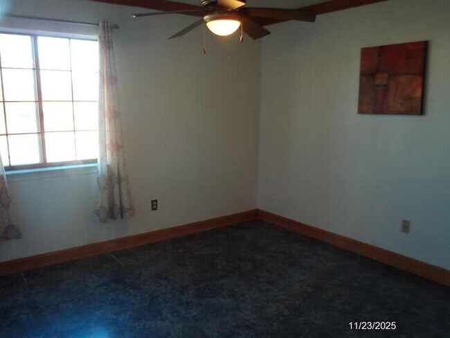 Foto del edificio - 16682 Eastland St