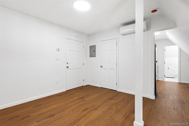 Foto del edificio - 100-05 69th Ave