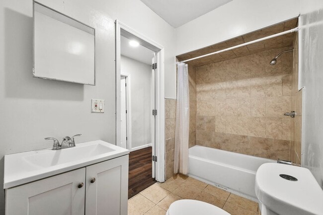 Building Photo - 81 Franklin St