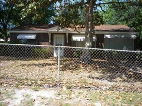 Building Photo - 503 Stewart Dr