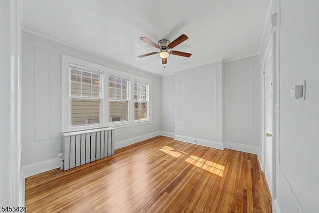 Building Photo - 1329 Alina St