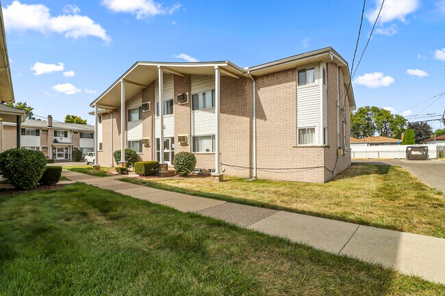 Foto del edificio - 700 Harrison Blvd